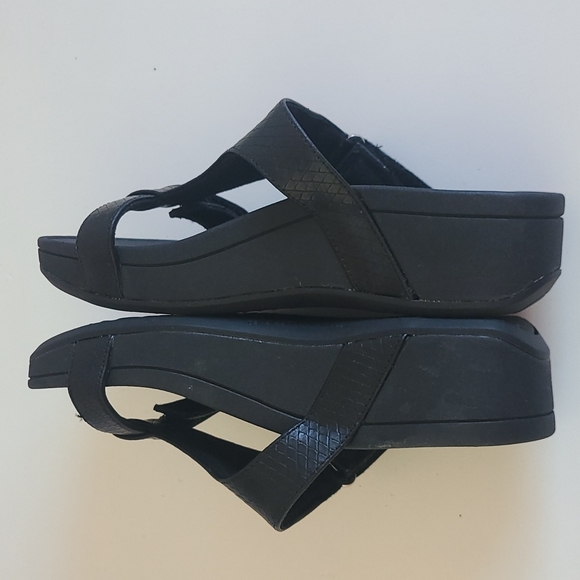 vionic pacific ellie wedge